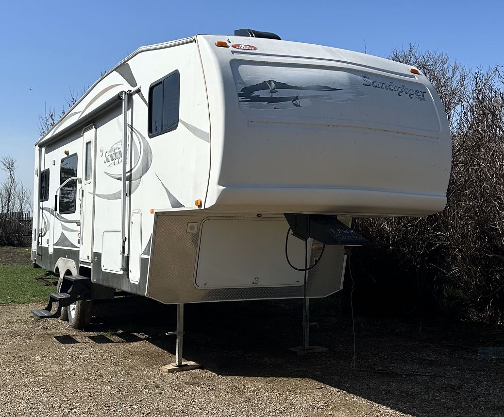 2007-used-sandpiper-295rgd-fifth-wheel-01