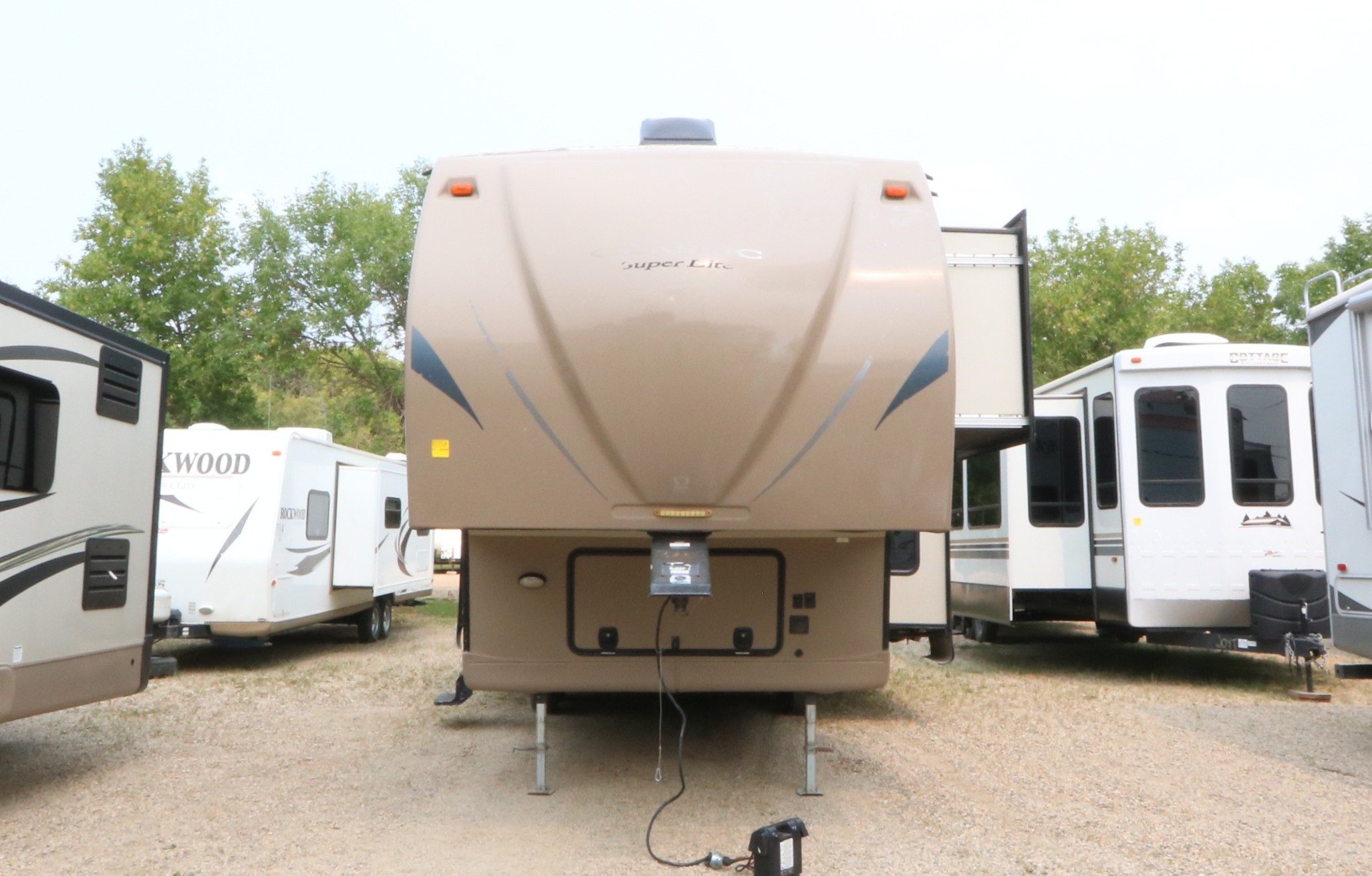 2015-used-flagstaff-8528ckwsa-r233a-fifth-wheel-weyburn-watrous-regina-saskatoon-01