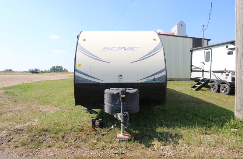 2017-sonic-210vrd-t367a-travel-trailer-regina-weyburn-watrous-01